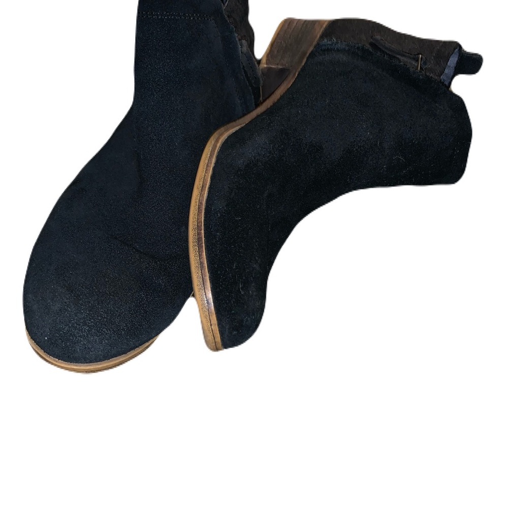 TOMS Black Suede Booties – Size 8